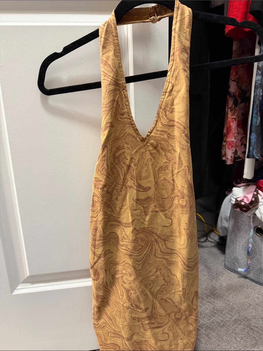 Sleeveless V-Neck Marbled Gold Dress